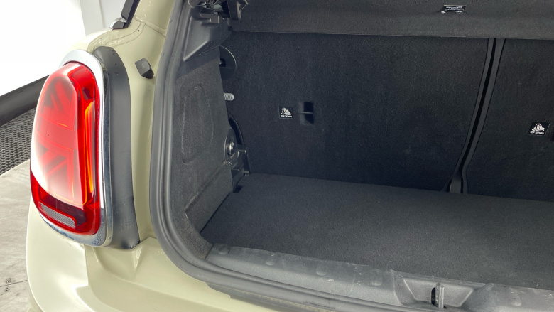 MINI Hatchback 2.0 Cooper S Sport II 3dr Petrol Hatchback